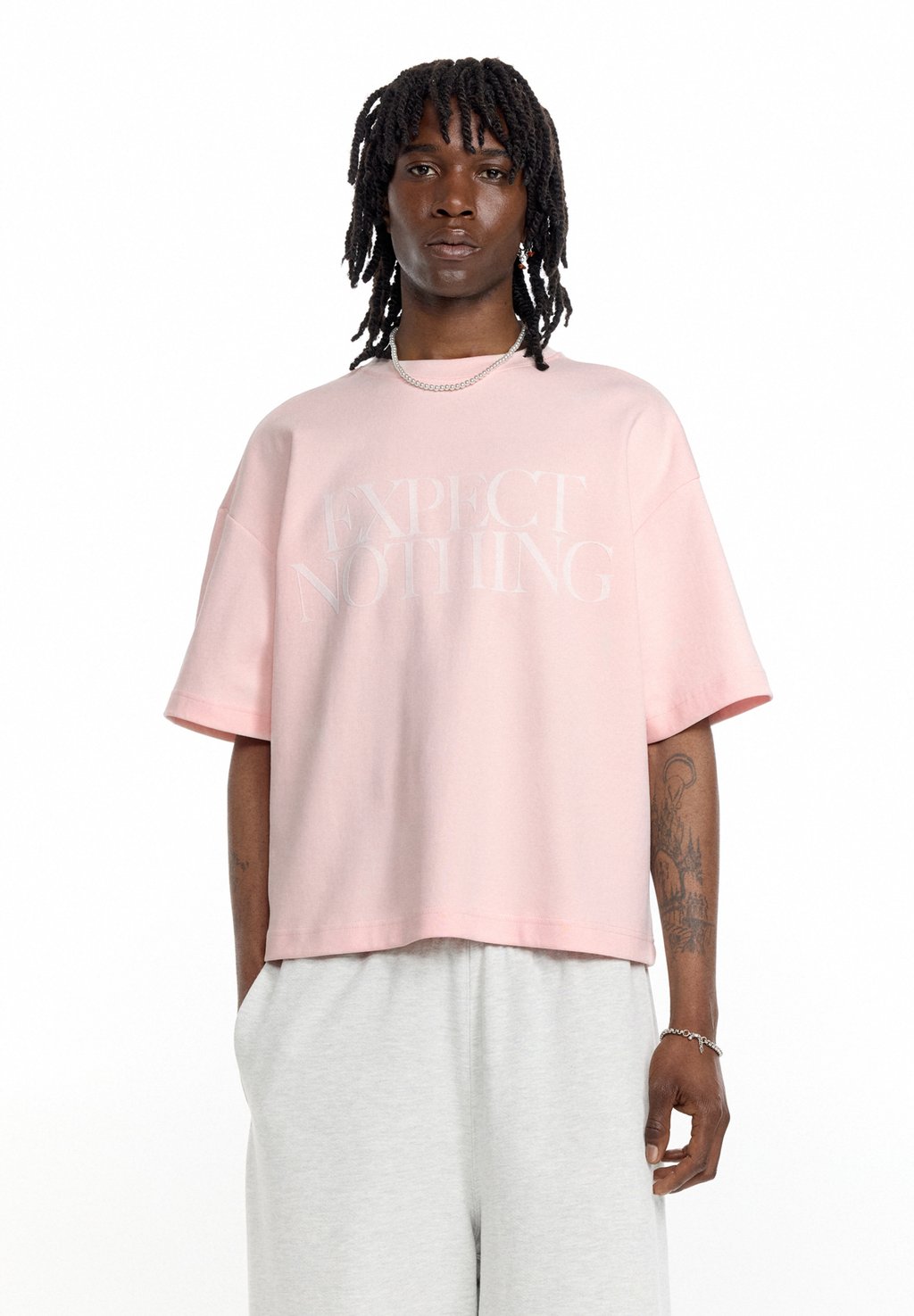 

Футболка с принтом SHORT SLEEVE INTERLOCK WITH SLOGAN PULL&BEAR, розовый