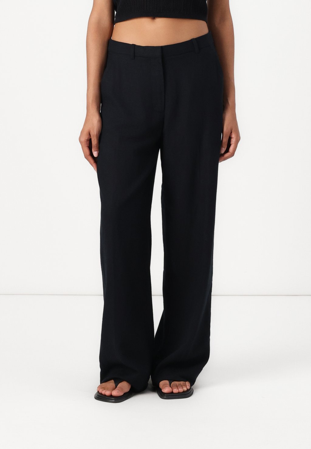 

Брюки HIGH RISE CLEAN FRONT Abercrombie & Fitch, черный