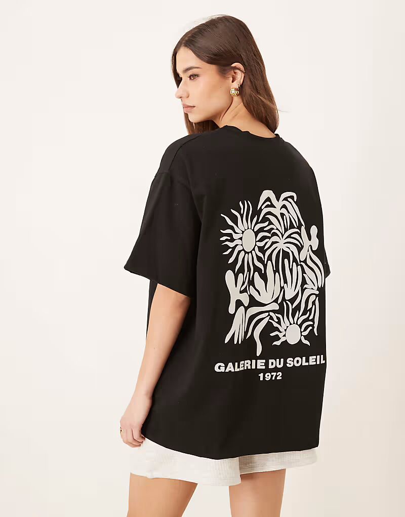 

Футболка свободного кроя ASOS DESIGN с цветочным принтом на спине черного цвета