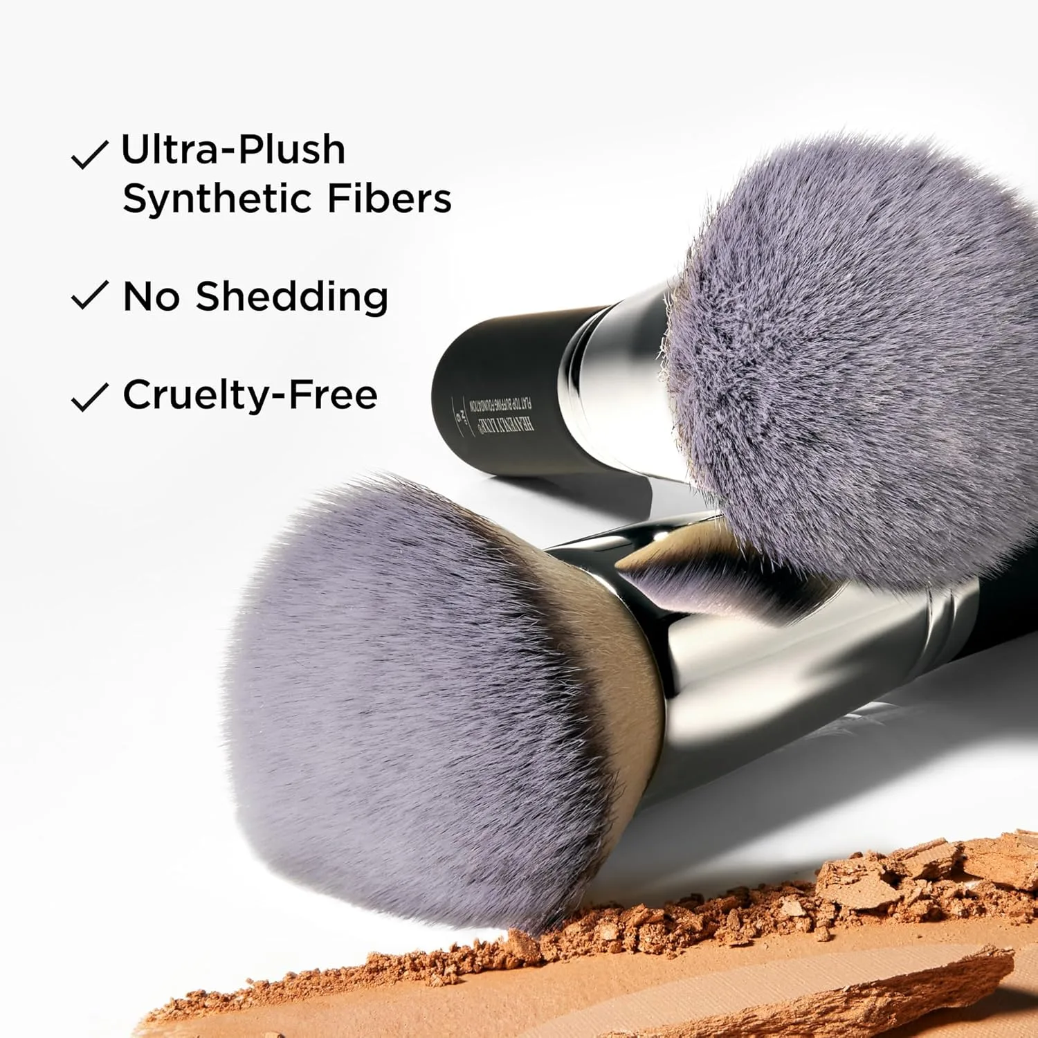 IT Cosmetics Heavenly Luxe Flat Top Buffing Foundation Brush #6 - кисть для жидкого тонального крема и пудры, Silver — фото 3