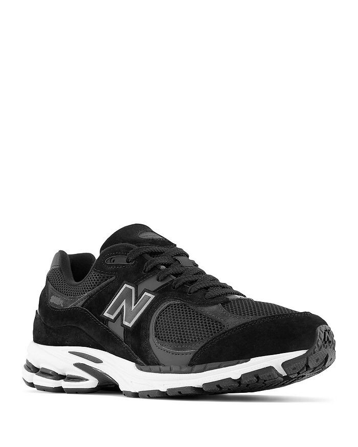 

Мужские беговые кроссовки на шнуровке New Balance M2002RFB, черный