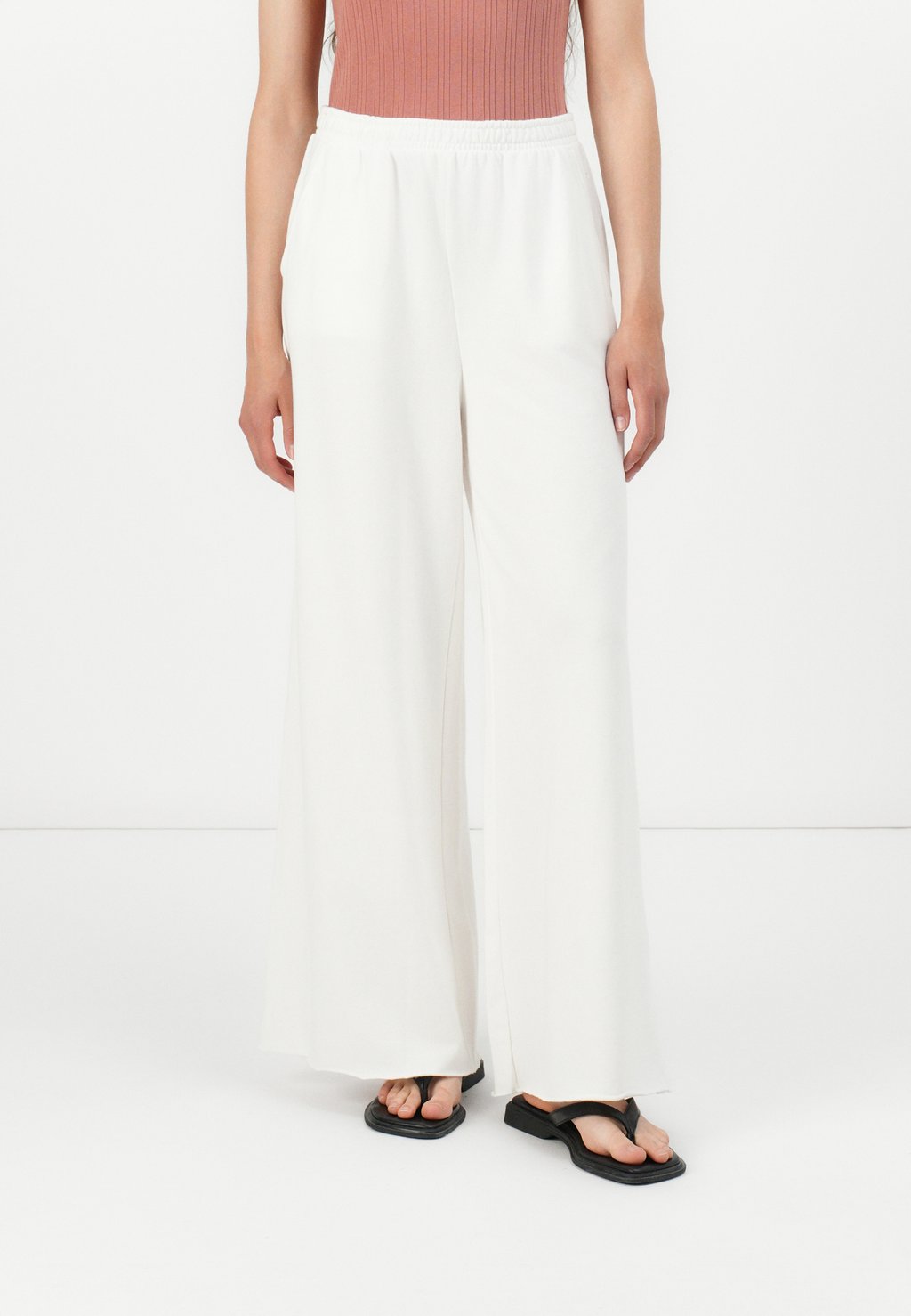 

Спортивные штаны WIDE LEG - Trousers GAP, кремовый