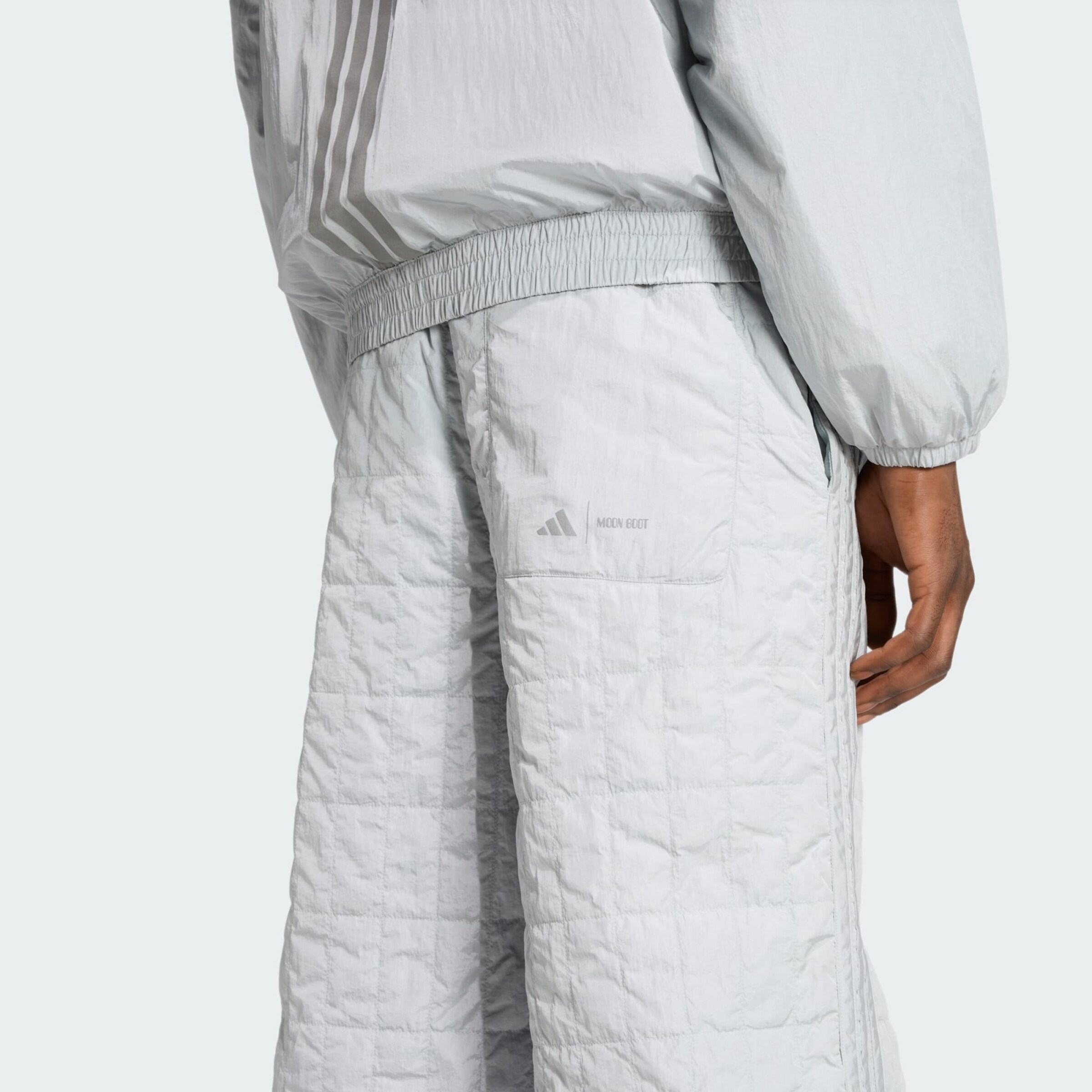 Adidas Sportswear Широкие спортивные штаны 'Adidas x MOON BOOT' в светло-сером цвете — фото 4