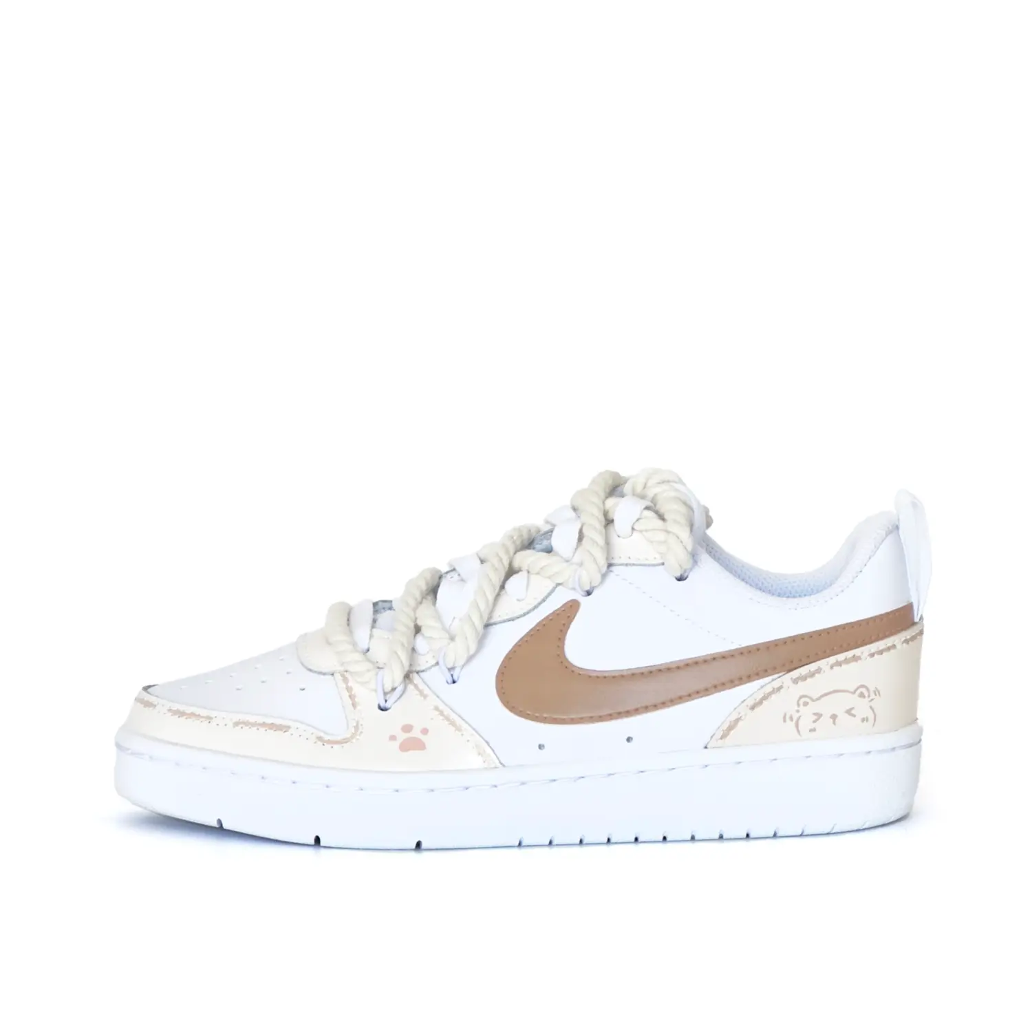 

Court Borough Bear Milk Coffee Кожаные Амортизирующие Устойчивые к Истиранию Нескользящие Низкие Кроссовки для Скейтбординга Beige Nike, априкот