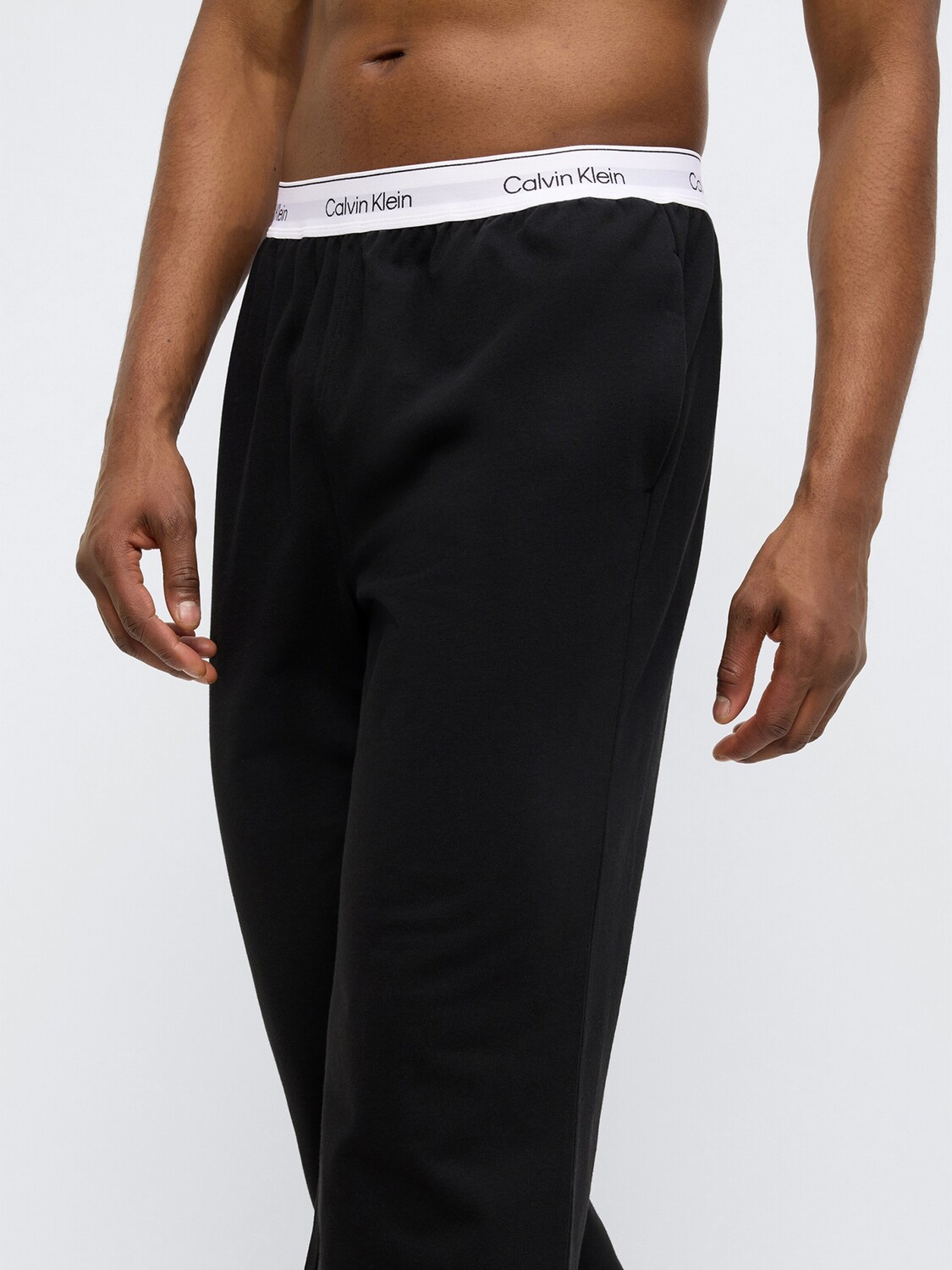 Calvin Klein Пижамные штаны Regular 'ICON / ESSENTIALS' в черном цвете — фото 3