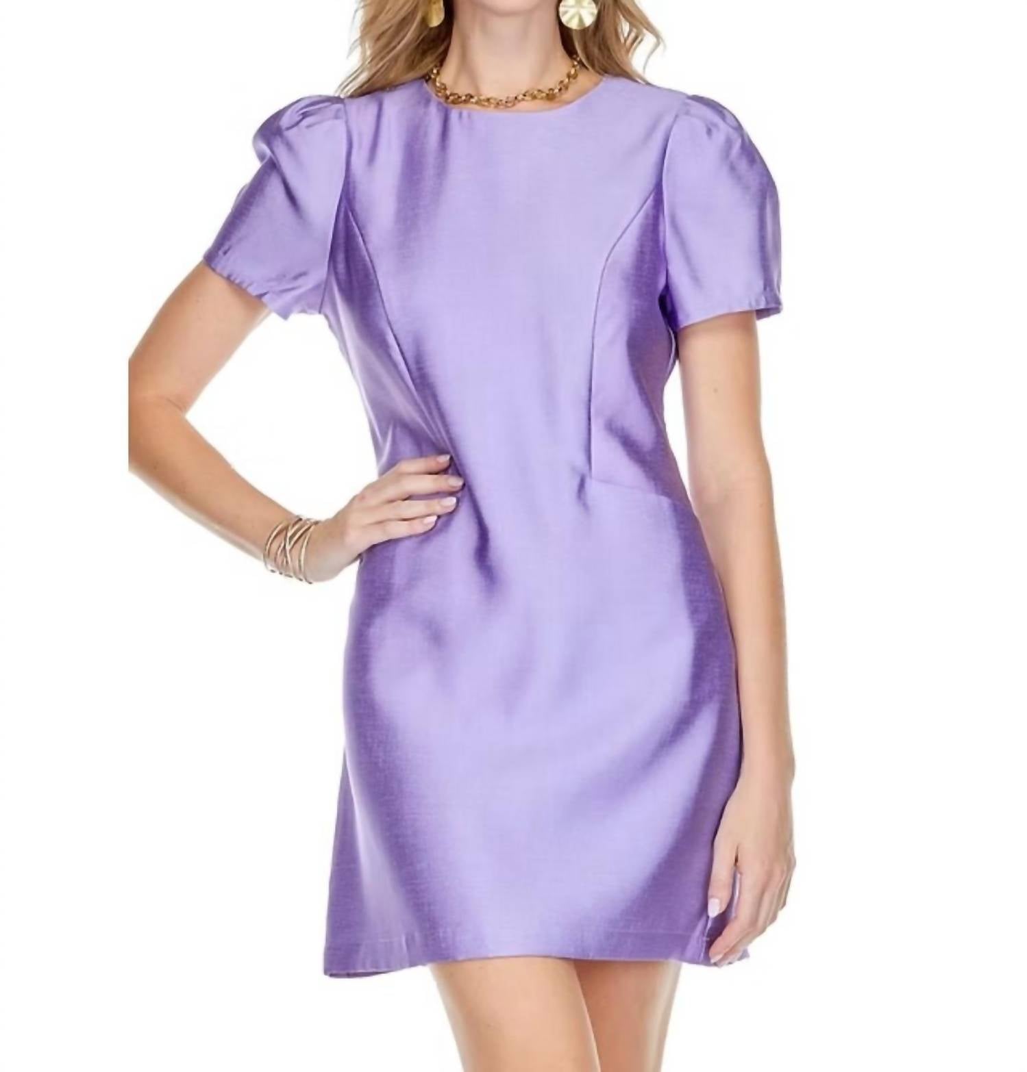 

Женское приталенное платье с коротким рукавом в сиреневом цвете Jade