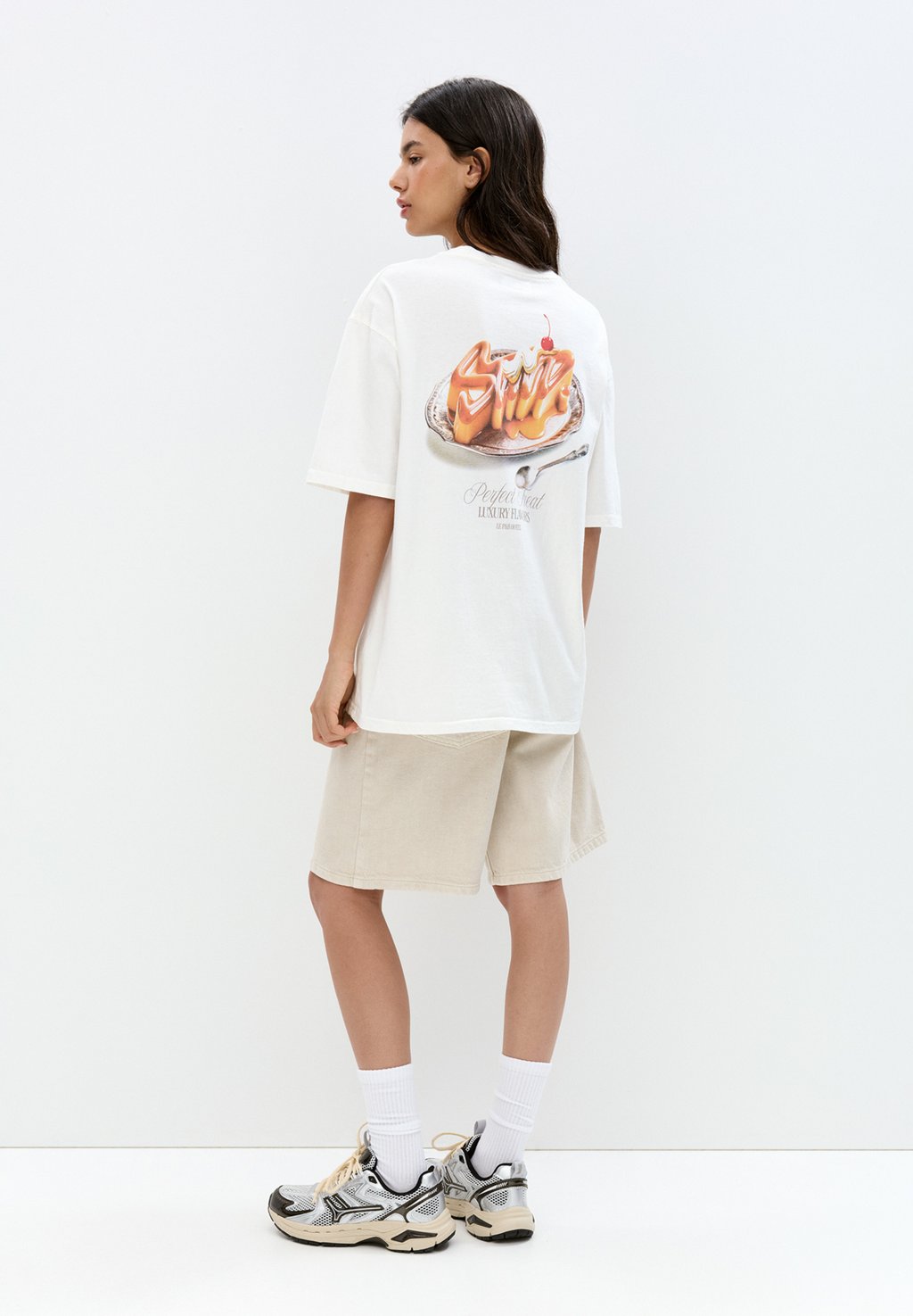 

Футболка с принтом STWD CRÈME CARAMEL GRAPHIC PULL&BEAR, белый