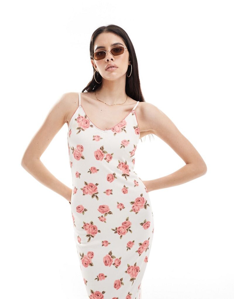 

Платье макси в рубчик с V-образным вырезом Y.A.S Vintage Rose