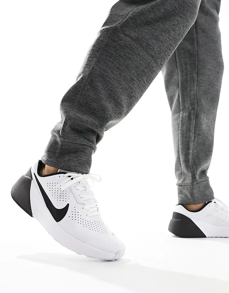 

Кроссовки Air Zoom TR 1 белого и черного цвета Nike Training