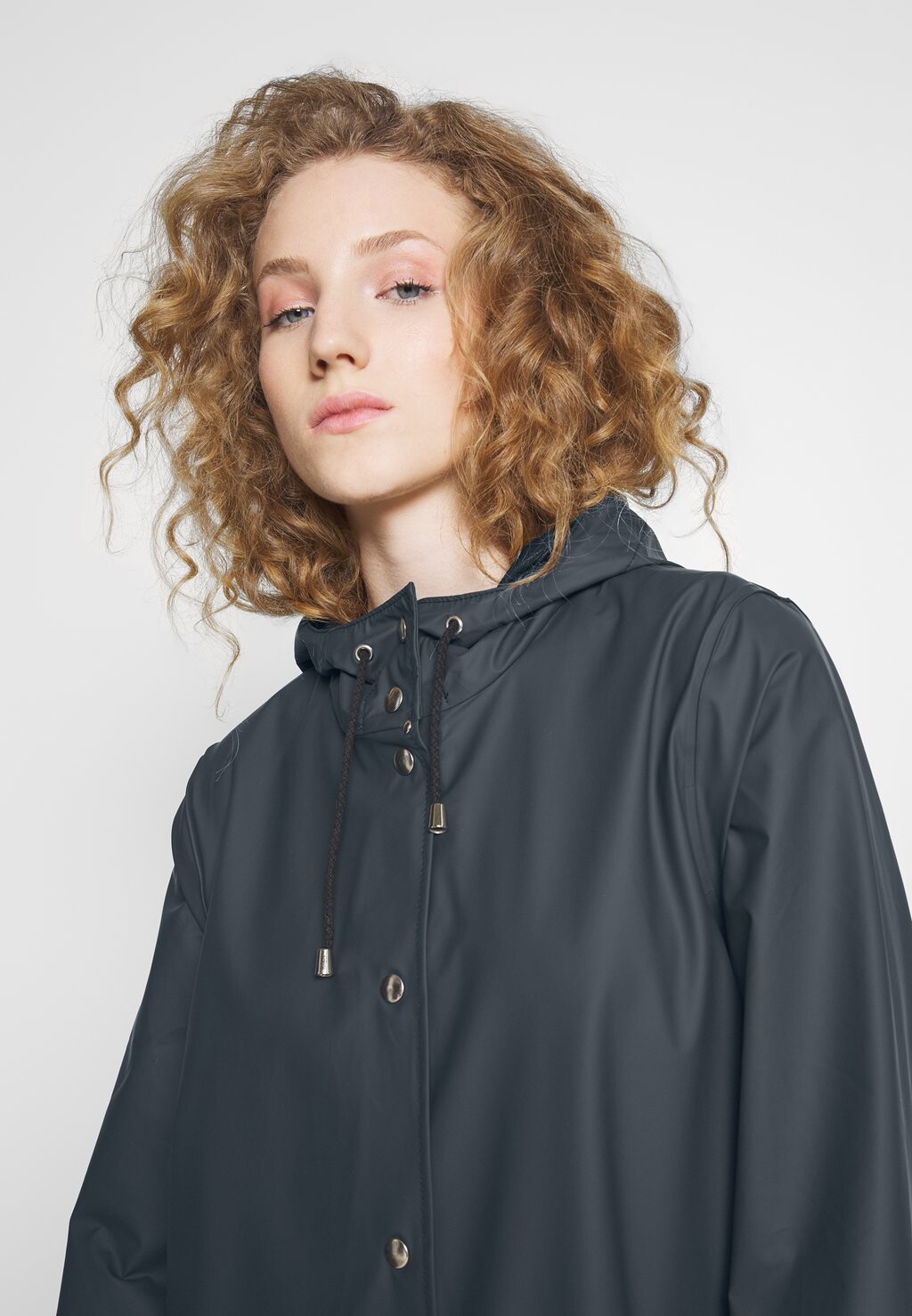 

Водонепроницаемая куртка WATERPROOF MOSEBACKE Stutterheim, темно-синий