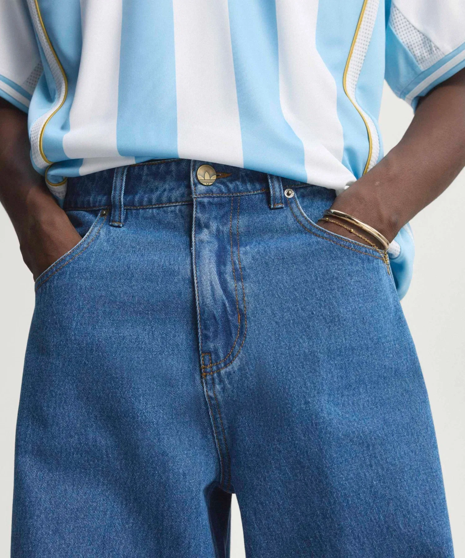 Джинсовые спортивные брюки adidas FIREBIRD ADICOLOR Washed Track Denim Pants (весна/лето 2026) — фото 3