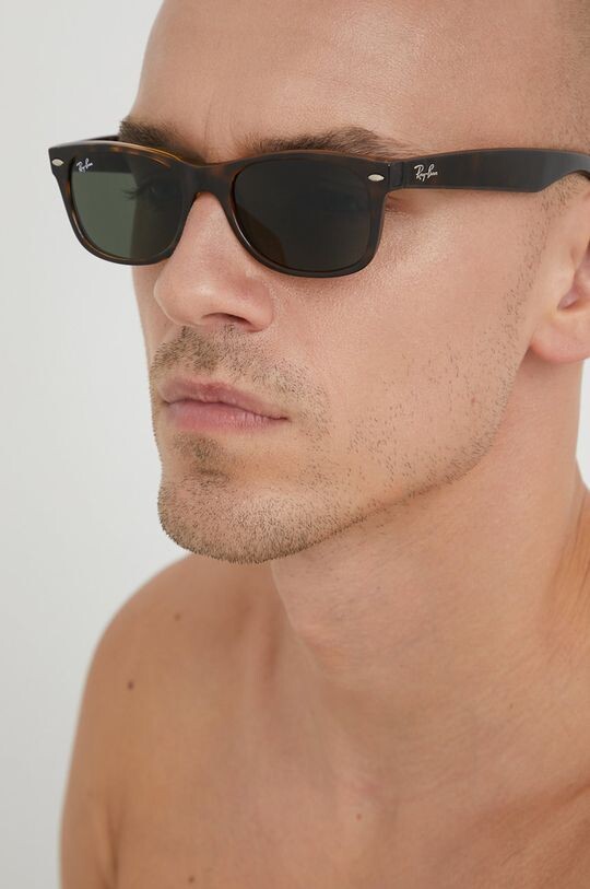 

Новые очки Wayfarer. Ray-Ban, коричневый