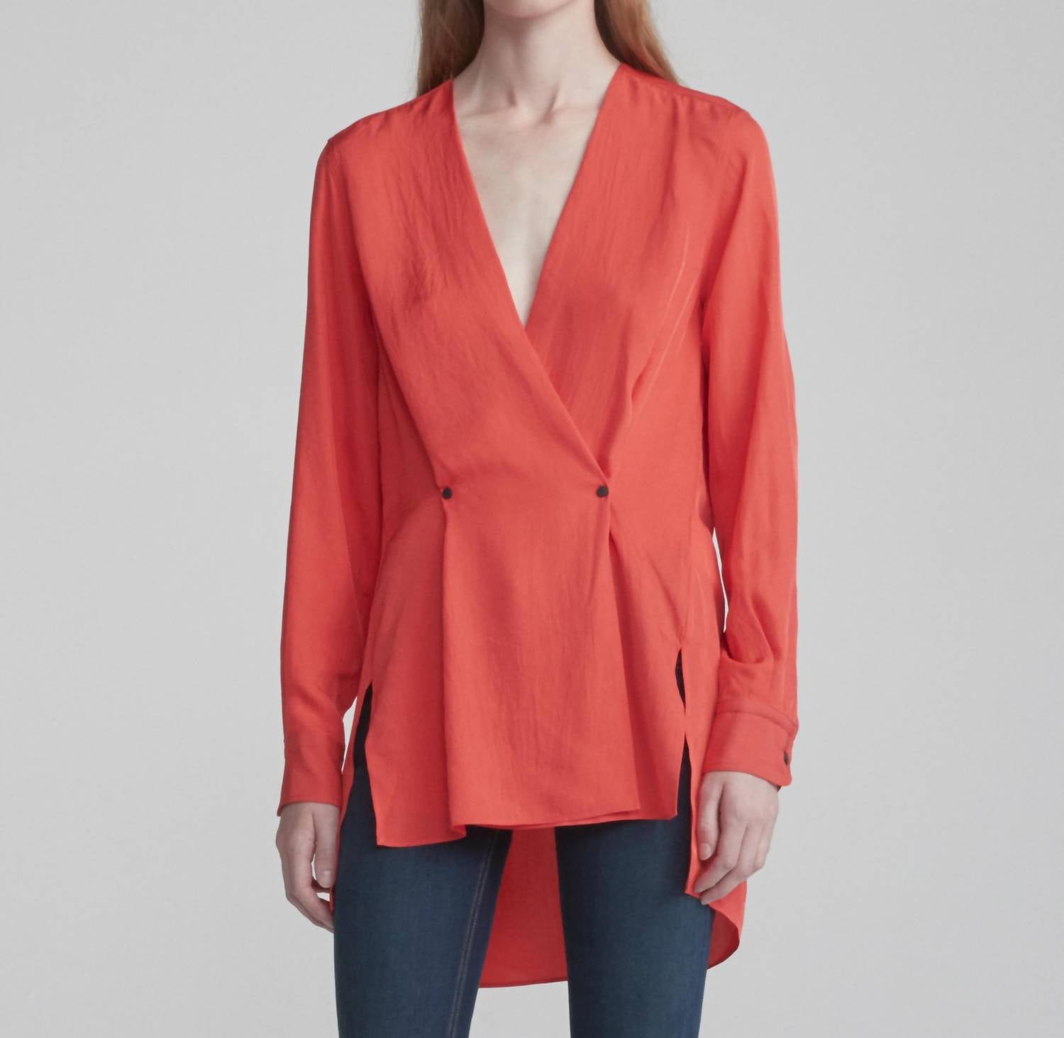 

Дебби Топ в красном rag & bone