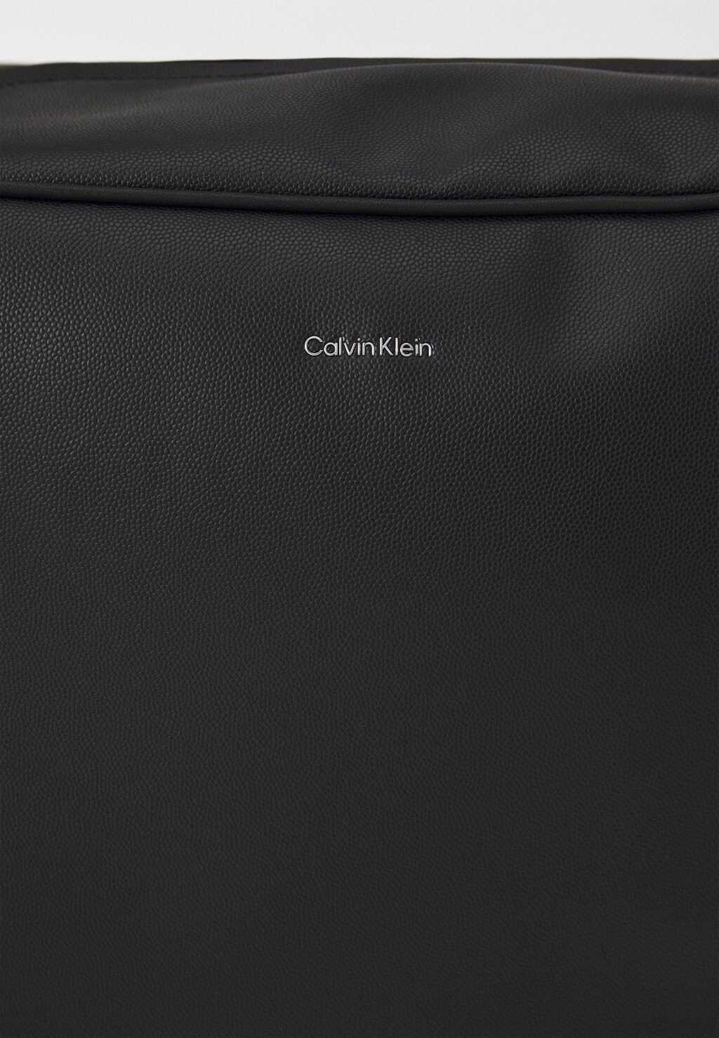 

Сумка выходного дня MUST Calvin Klein, черный