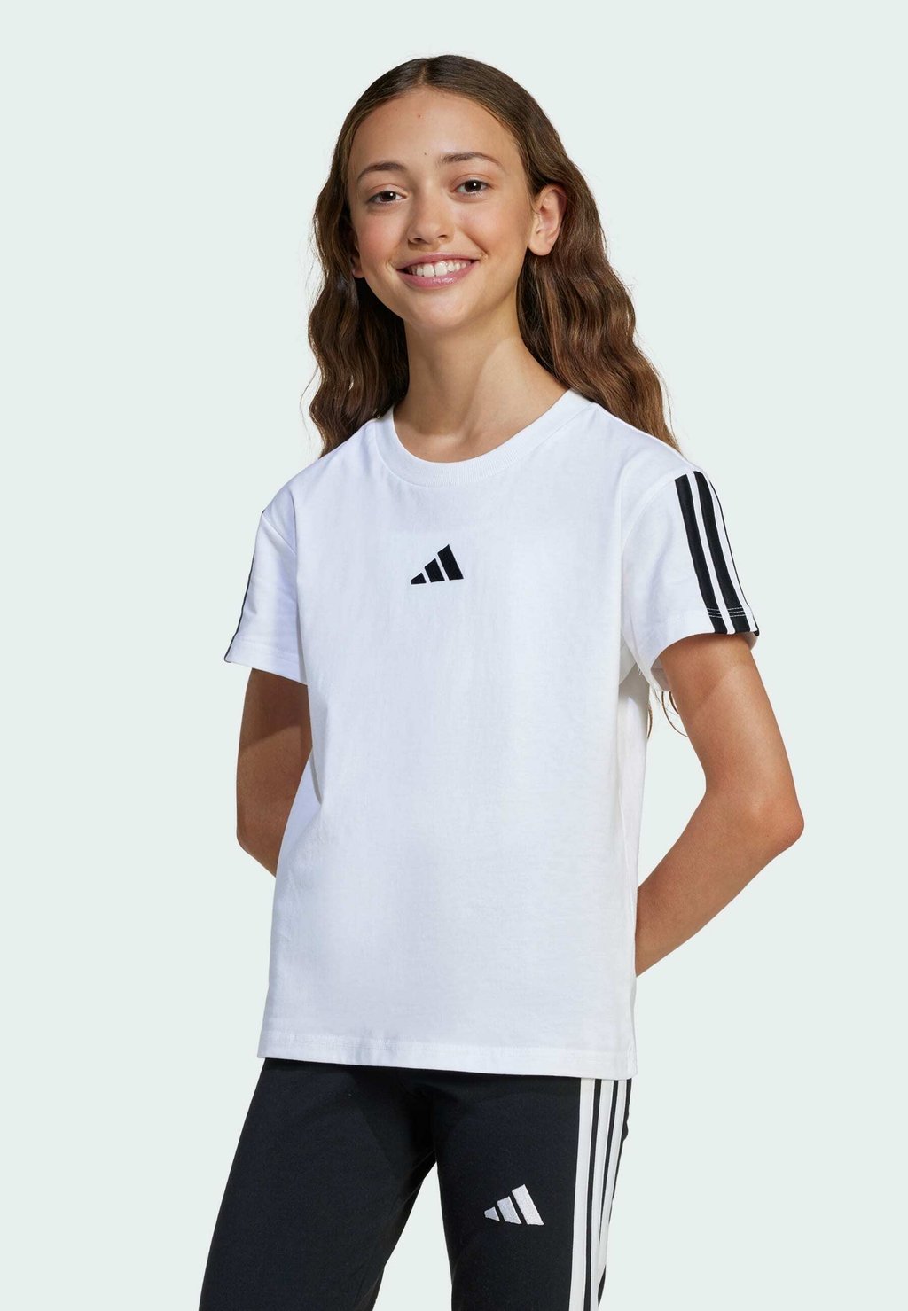 

Футболка с принтом ESSENTIALS TEE Adidas Sportswear, белый