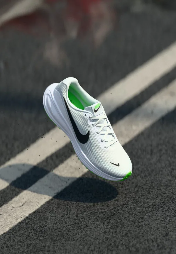 Кроссовки для бега по шоссе revolution 8 Nike Performance, White/Black/Pure Platinum-Coloured/Glacier Blue/Green Strike
