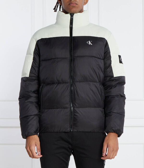 

Куртка Calvin Klein Jeans Regular Fit, черный / белый