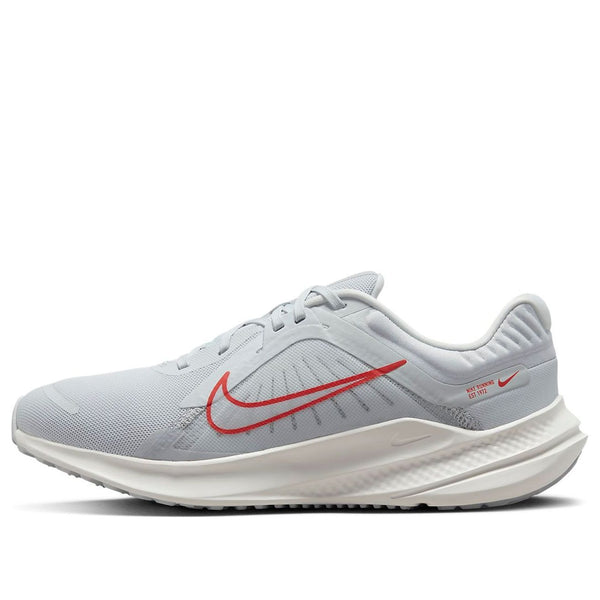 Кроссовки квест 5 Nike, серый
