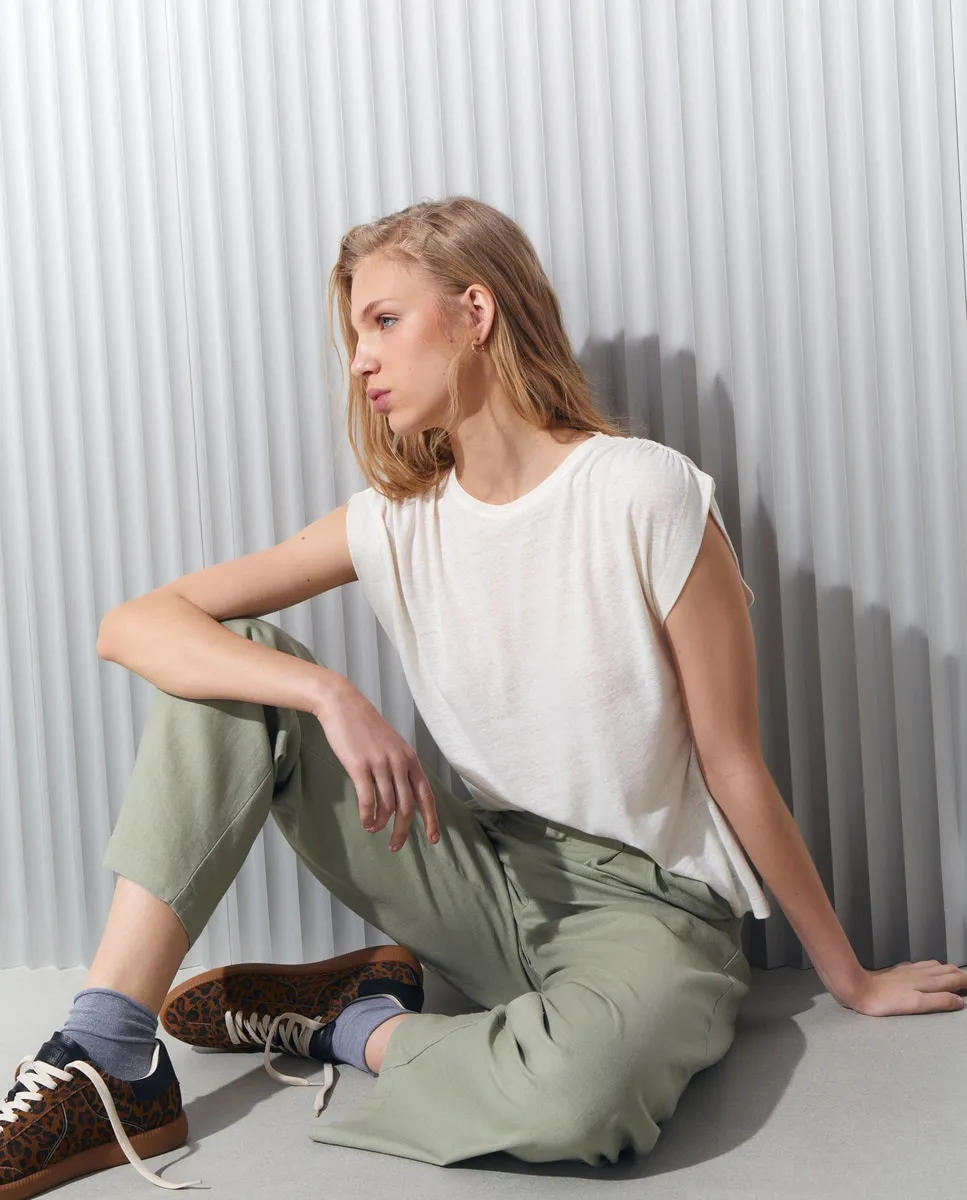

Простая женская футболка без рукавов Easy Wear, цвет 120 Crudo