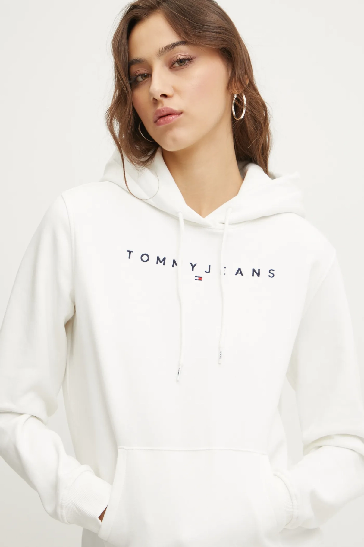

Толстовка Tommy Jeans, белый