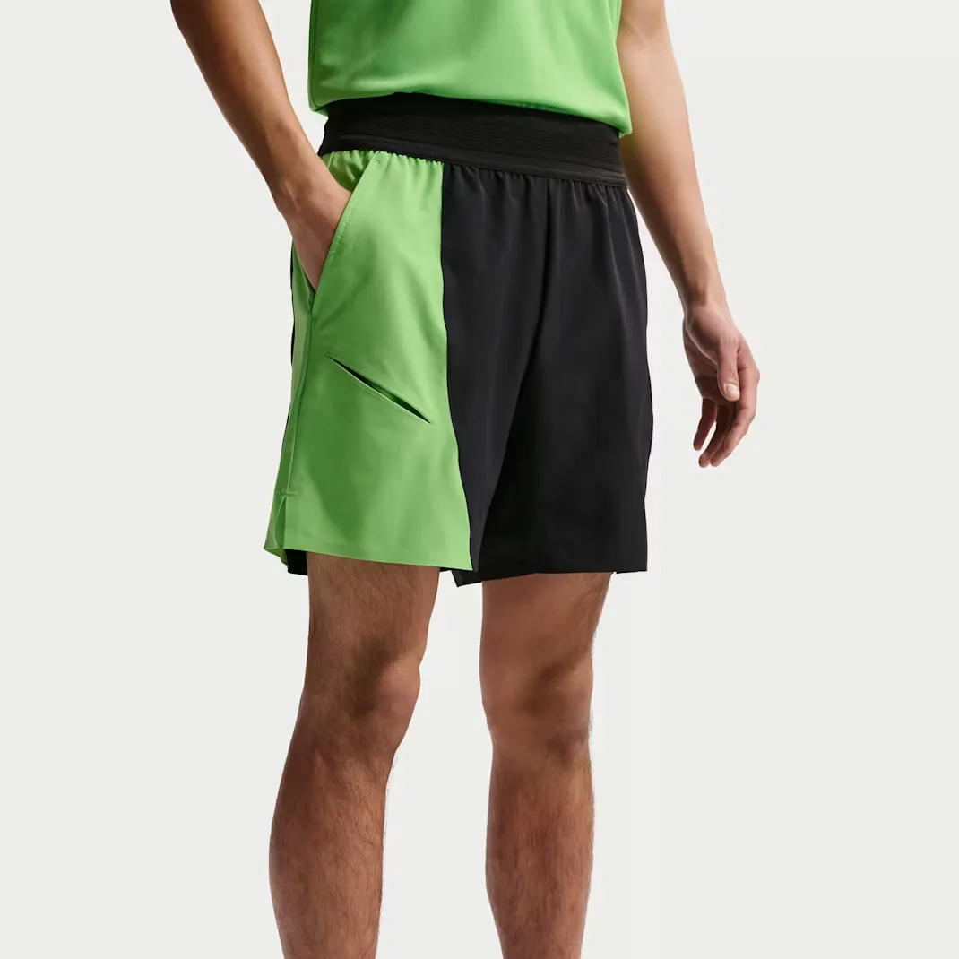 Шорты мужские Casual Dri Fit FW25 Nike, Black/Medium Green/White — фото 3