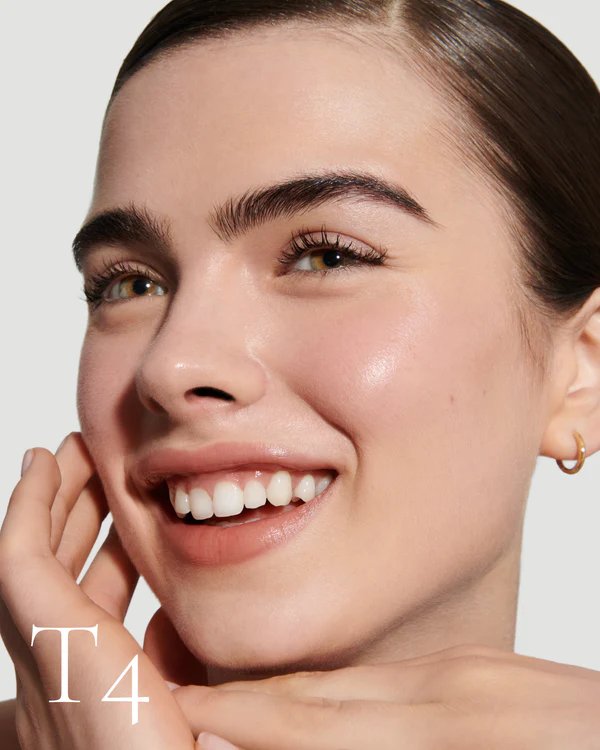 Lisa Eldridge Seamless Skin Enhancing Tint в оттенке T4 30 мл / Разглаживающий тон для лица — фото 4