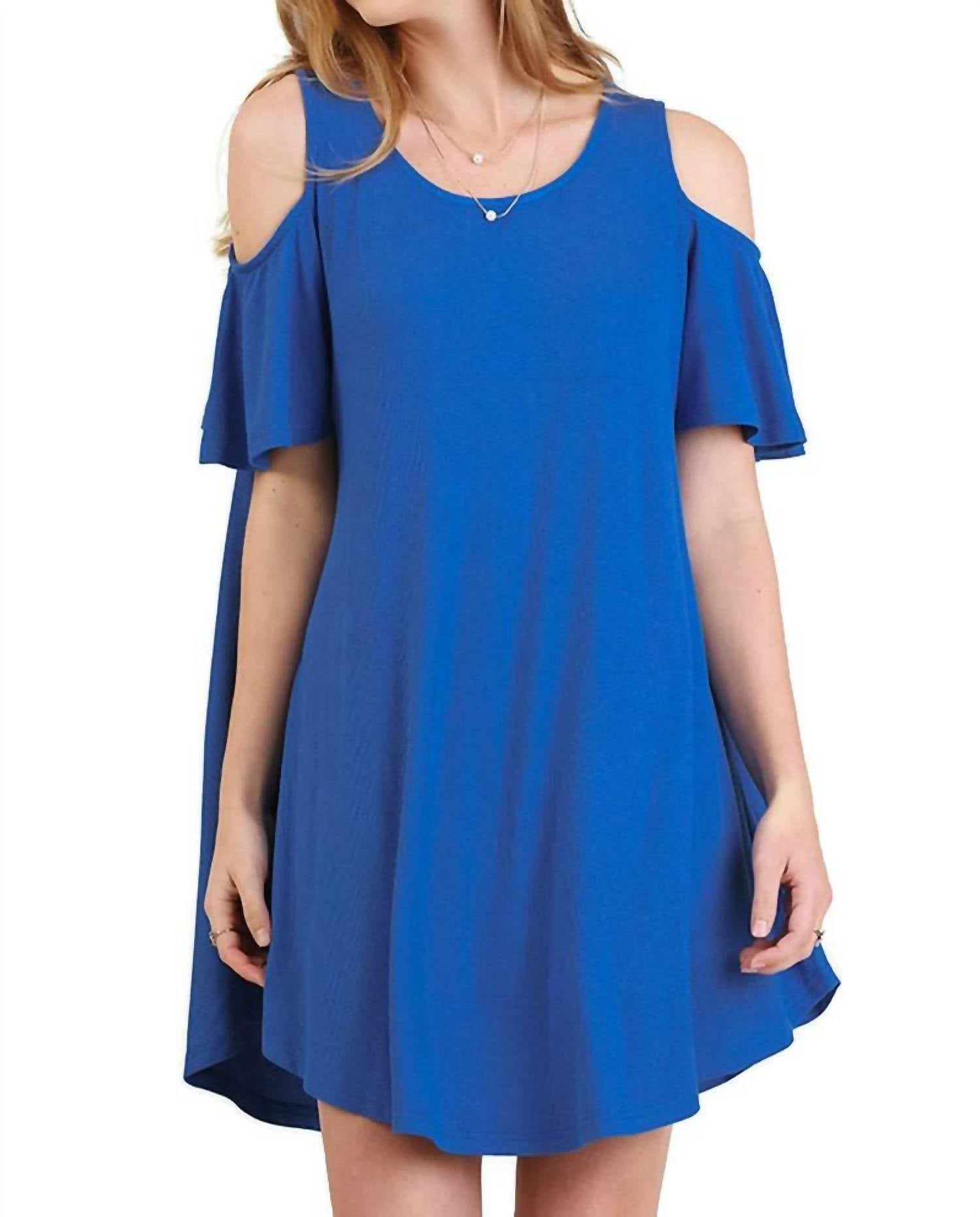 

Платье с рукавами-бабочками и эффектом холодного плеча в кобальтово-синем цвете Umgee