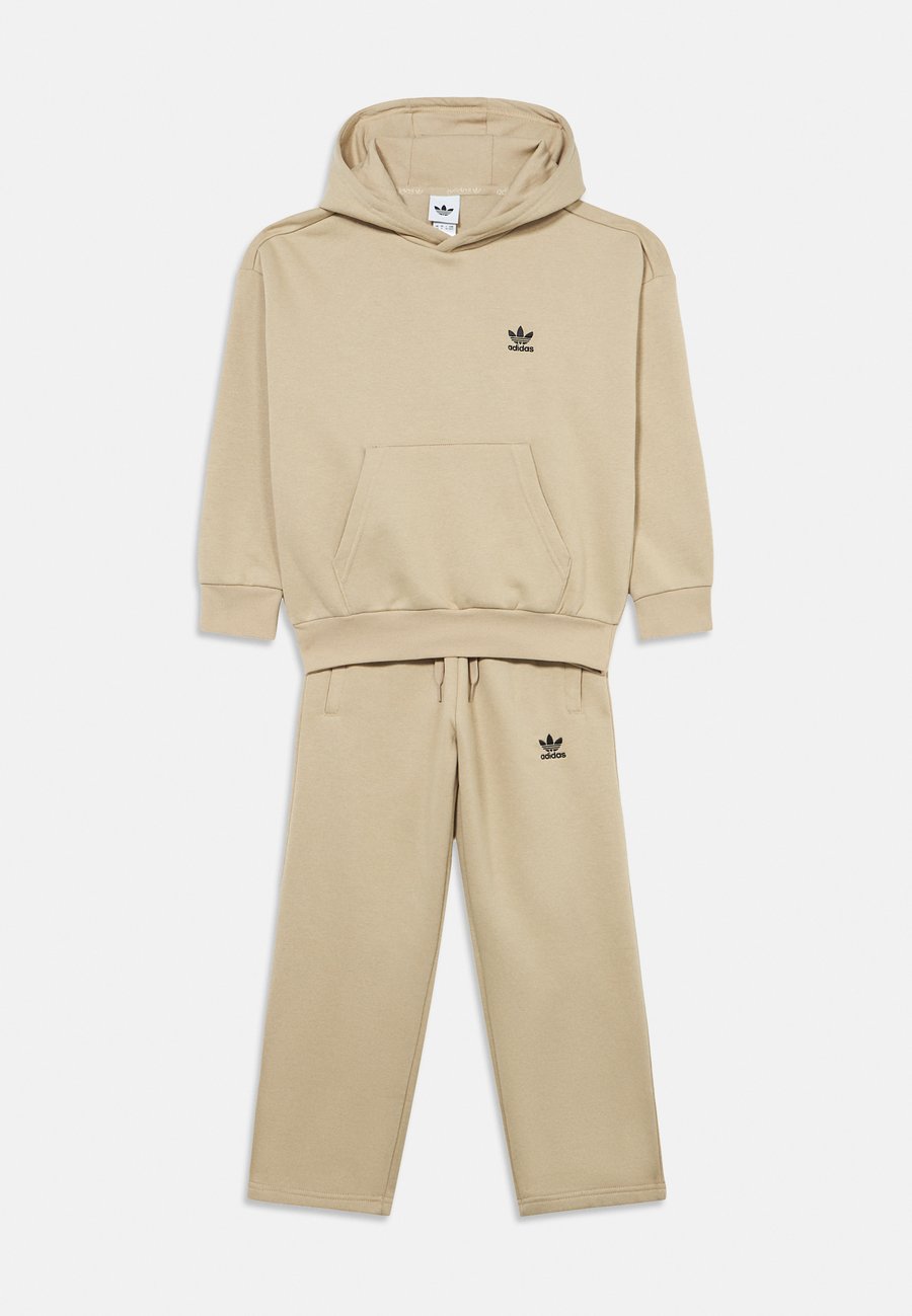 

Худи Adidas Originals OVERSIZED HOODIE PANT KIDS UNISEX SET, Stone Khaki/Light Brown