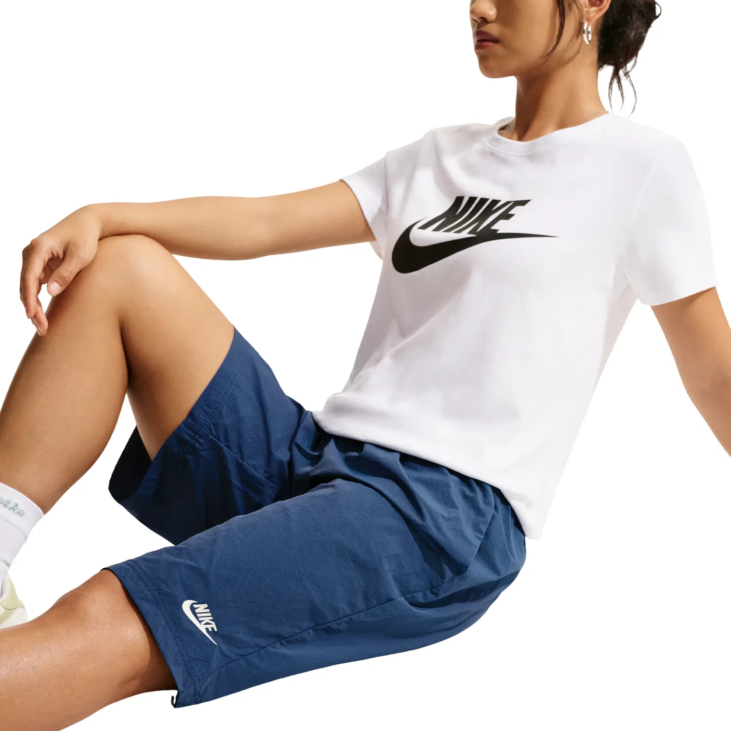 Шорты Nike Sportswear средней посадки, свободного кроя, до колена, цвет «Мистический темно-синий парус» IH8465-461 — фото 4