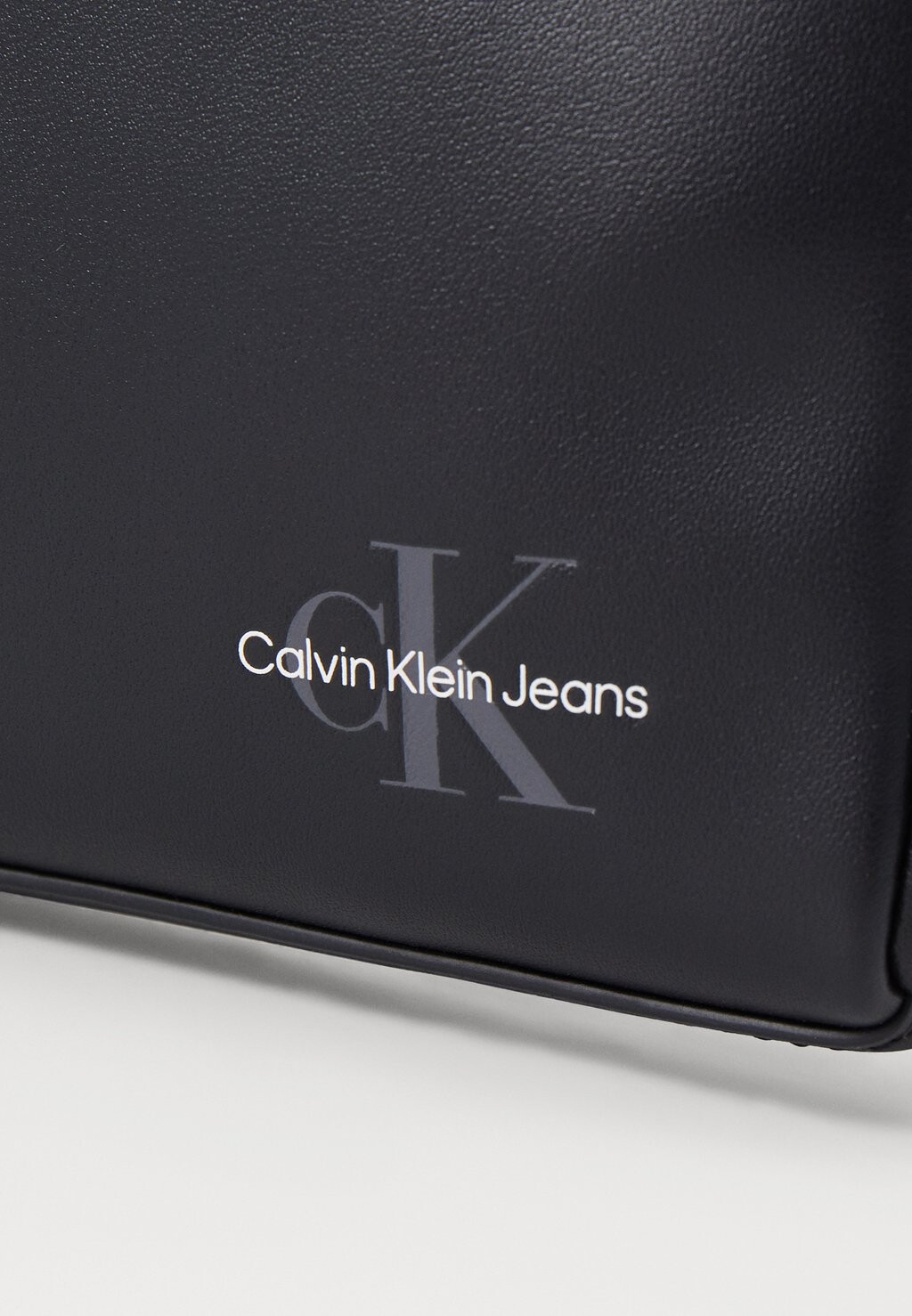 

Сумка через плечо MONO LOGO REPORTER Calvin Klein Jeans, черный