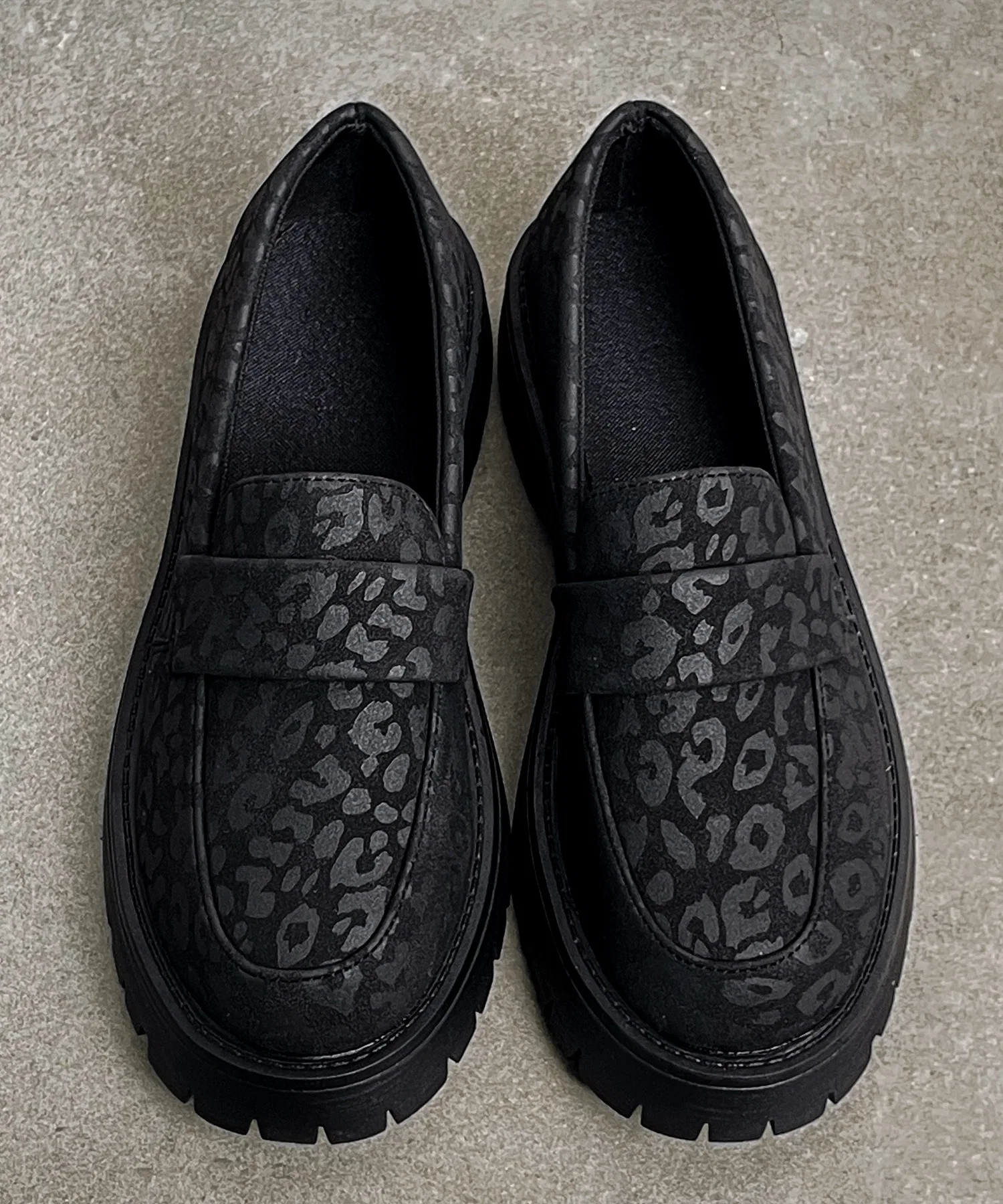 Унисекс лоферы на платформе с леопардовым принтом CALIFORNIA OUTFITTERS чёрные — фото 4