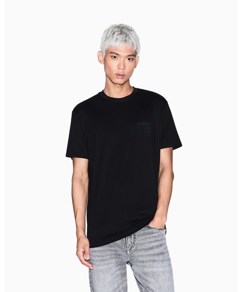 

Футболка с коротким рукавом, круглым вырезом и логотипом ARMANI EXCHANGE, черный