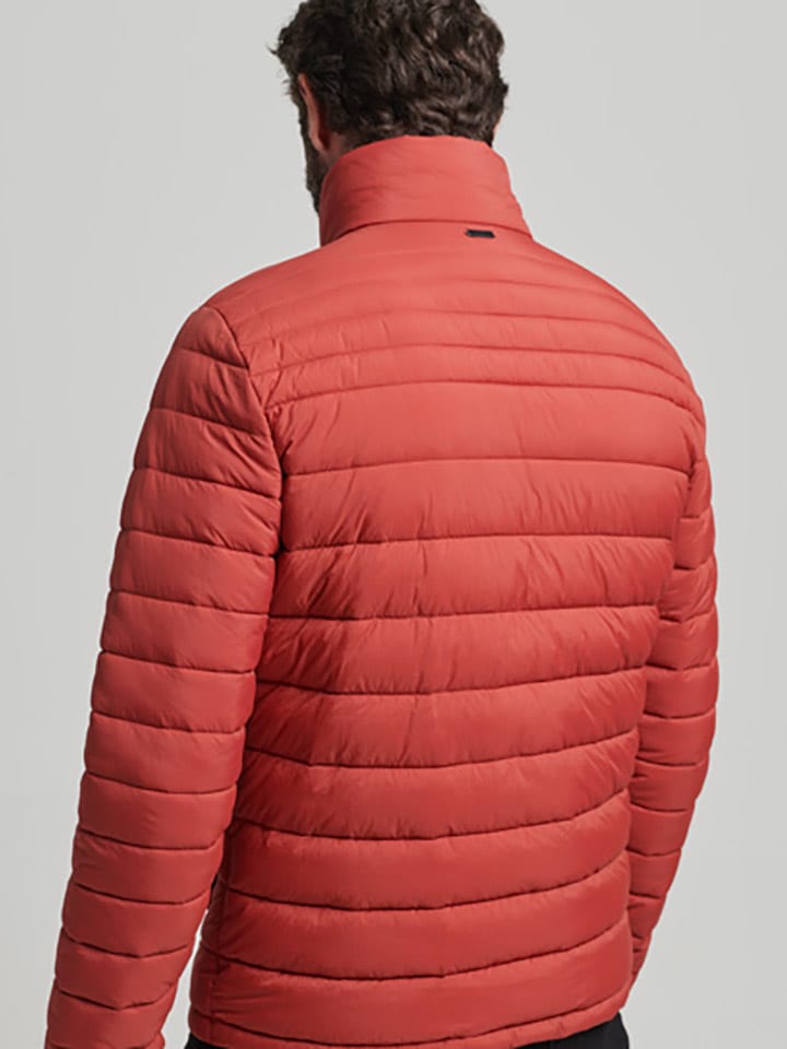 Superdry Стеганая куртка красного цвета — фото 2