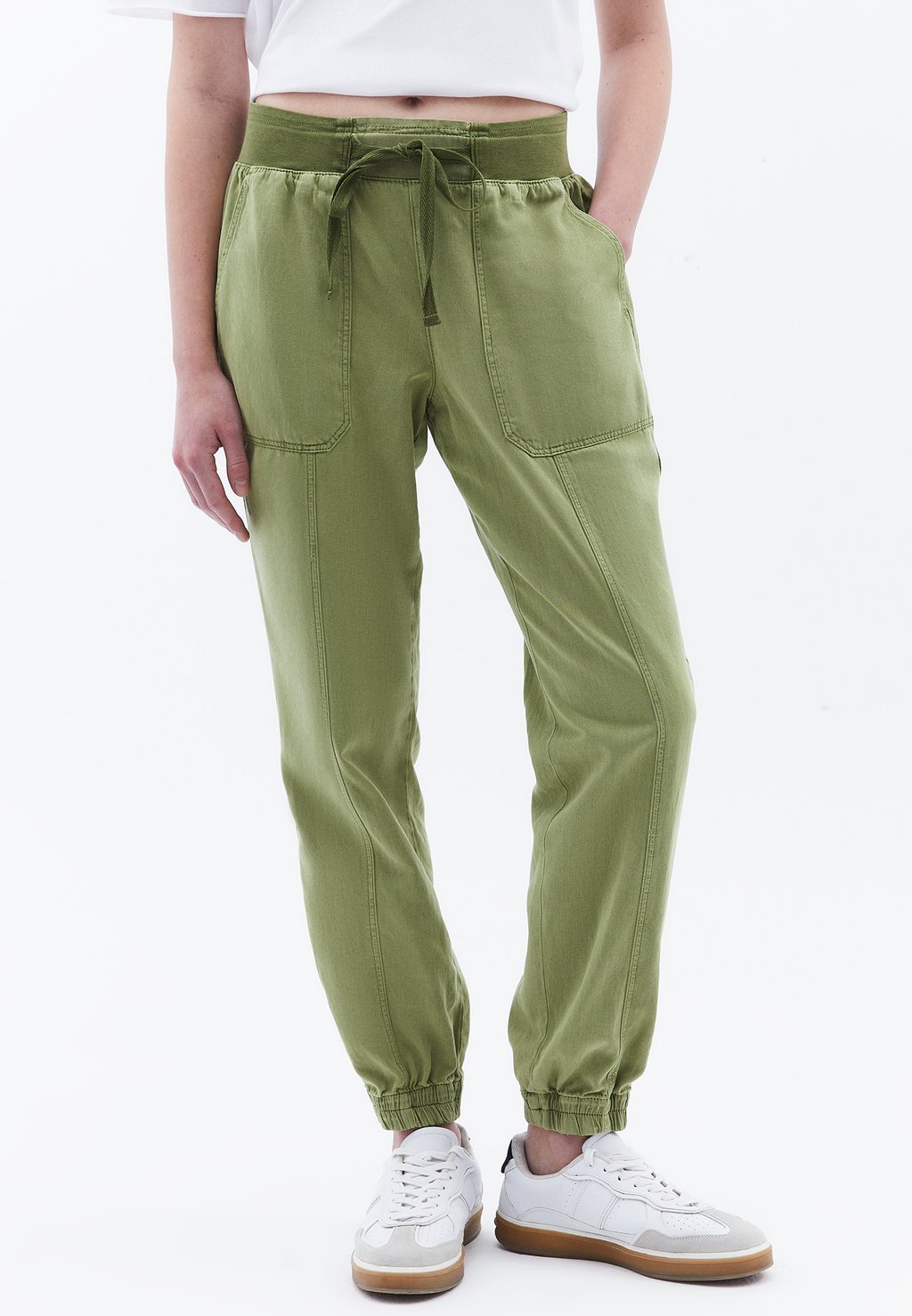 

Спортивные штаны JOGGING MIT ENGEN BEINABSCHLÜSSEN OXXO, хаки