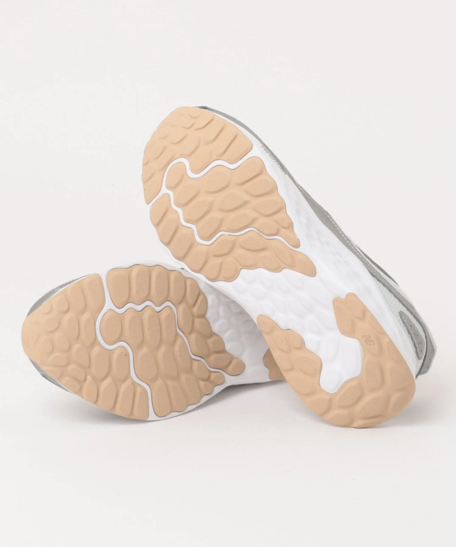 Мужские кроссовки Fresh Foam Arish v4 MARIS New Balance серебристые — фото 3