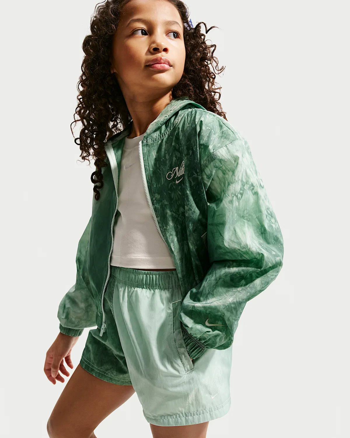 Детские шорты Nike Sportswear Club, Barely Green/Soft Pearl — фото 4
