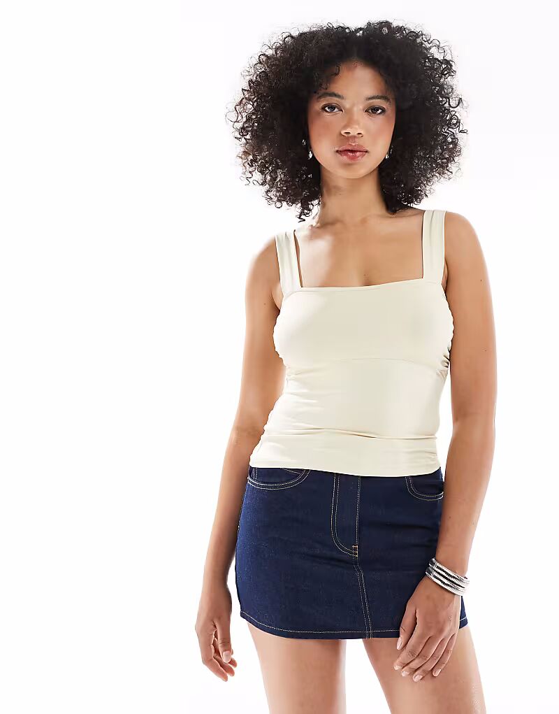 

Топ на бретельках ASOS со сборками на груди цвета пахты ASOS DESIGN