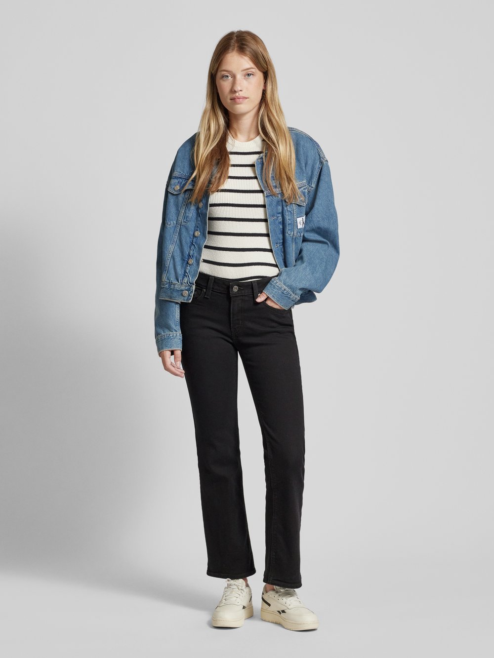 

Джинсы Bootcut с 5-карманным дизайном Levi's, черный