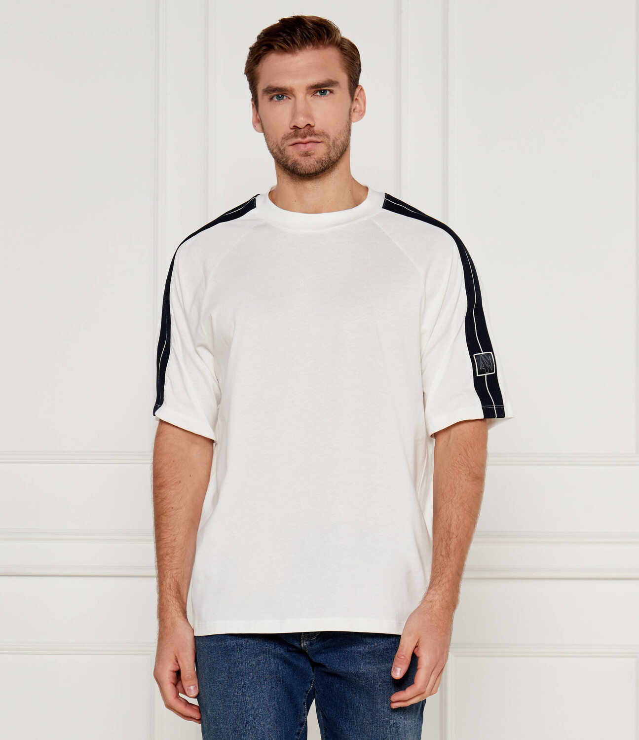 

Футболка Armani Exchange Regular Fit, белый