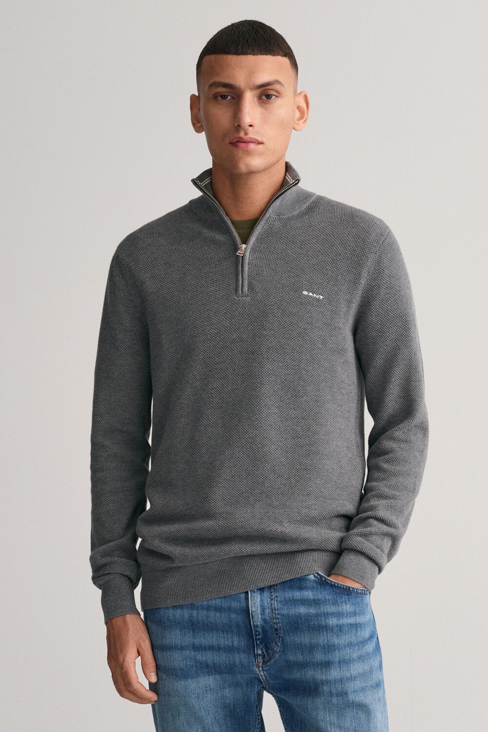 

Свитер Gant из меланжевого хлопкового пике с короткой молнией GANT, серый