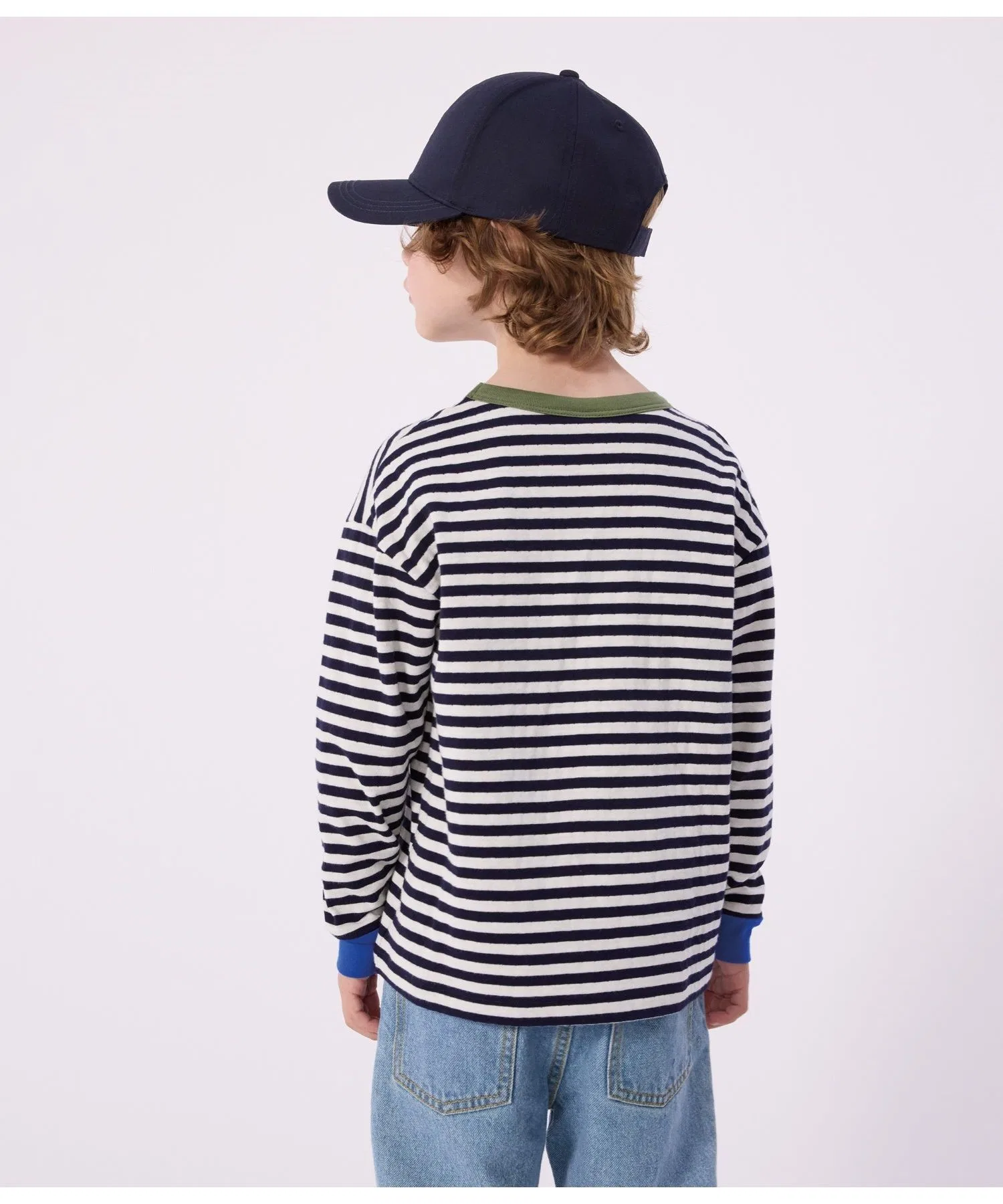 Детская футболка в полоску Petit Bateau с акцентами синего цвета — фото 2
