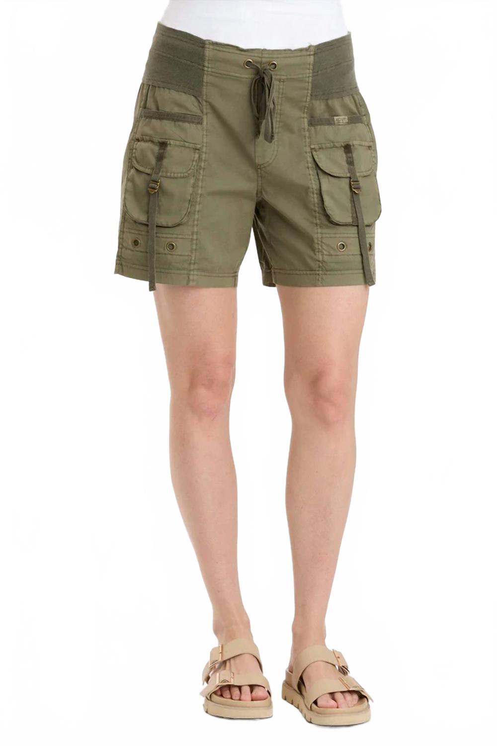 

Felix Шорты в листовой зелени XCVI