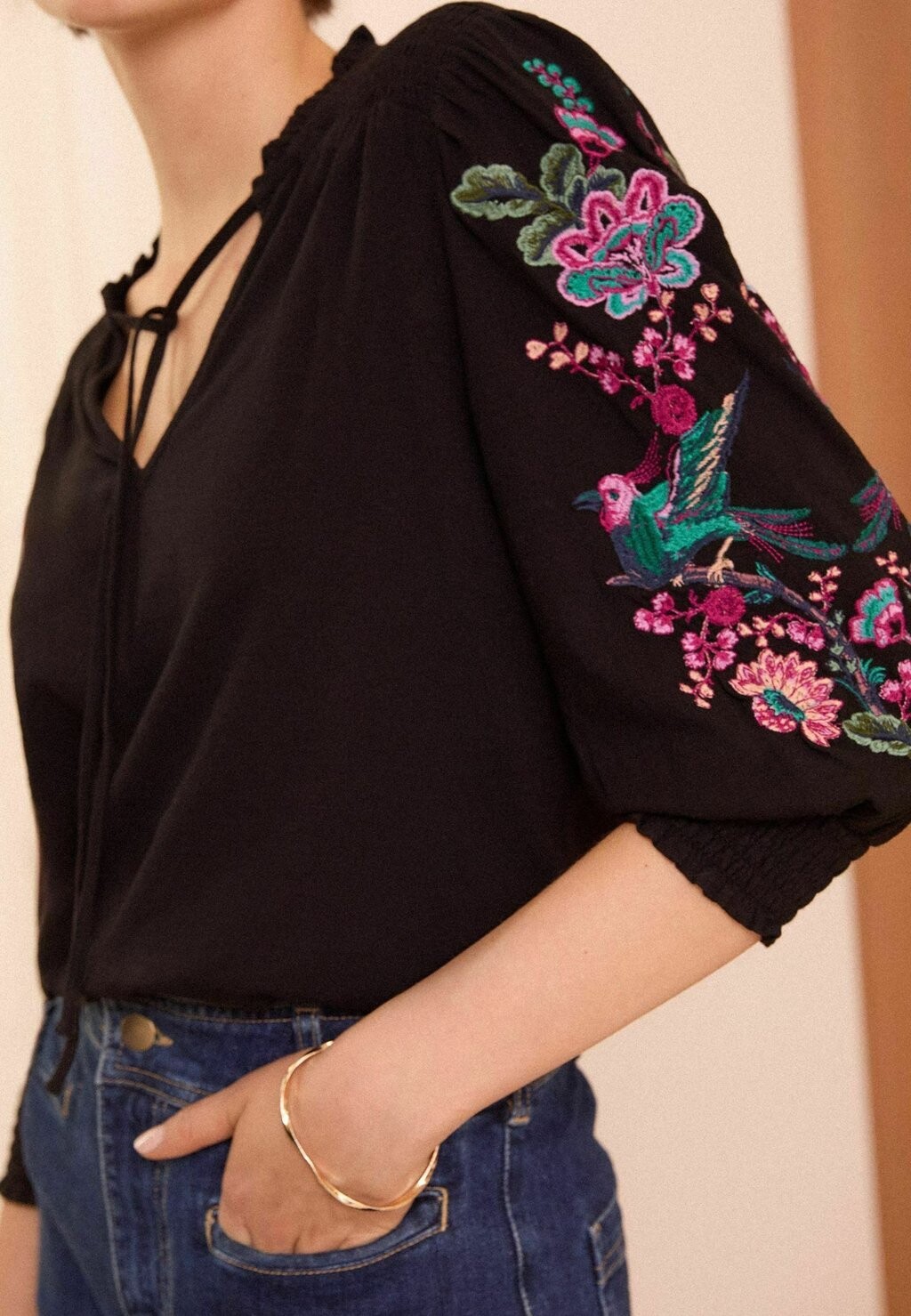 

Топ с длинными рукавами V NECK REGULAR FIT Love & Roses, черный