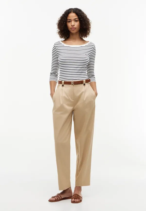 Топ с длинным рукавом и лодочкой Tommy Hilfiger, цвет экрю/тёмно-синий — фото 2