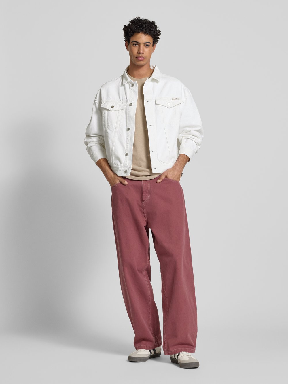 

Джинсовая куртка с нашивкой-лейблом Calvin Klein Jeans, белый