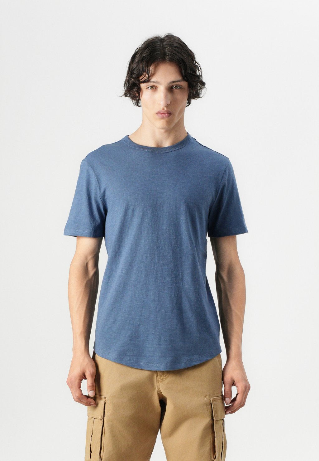

Базовая футболка LIVED CURVED HEM GAP, синий