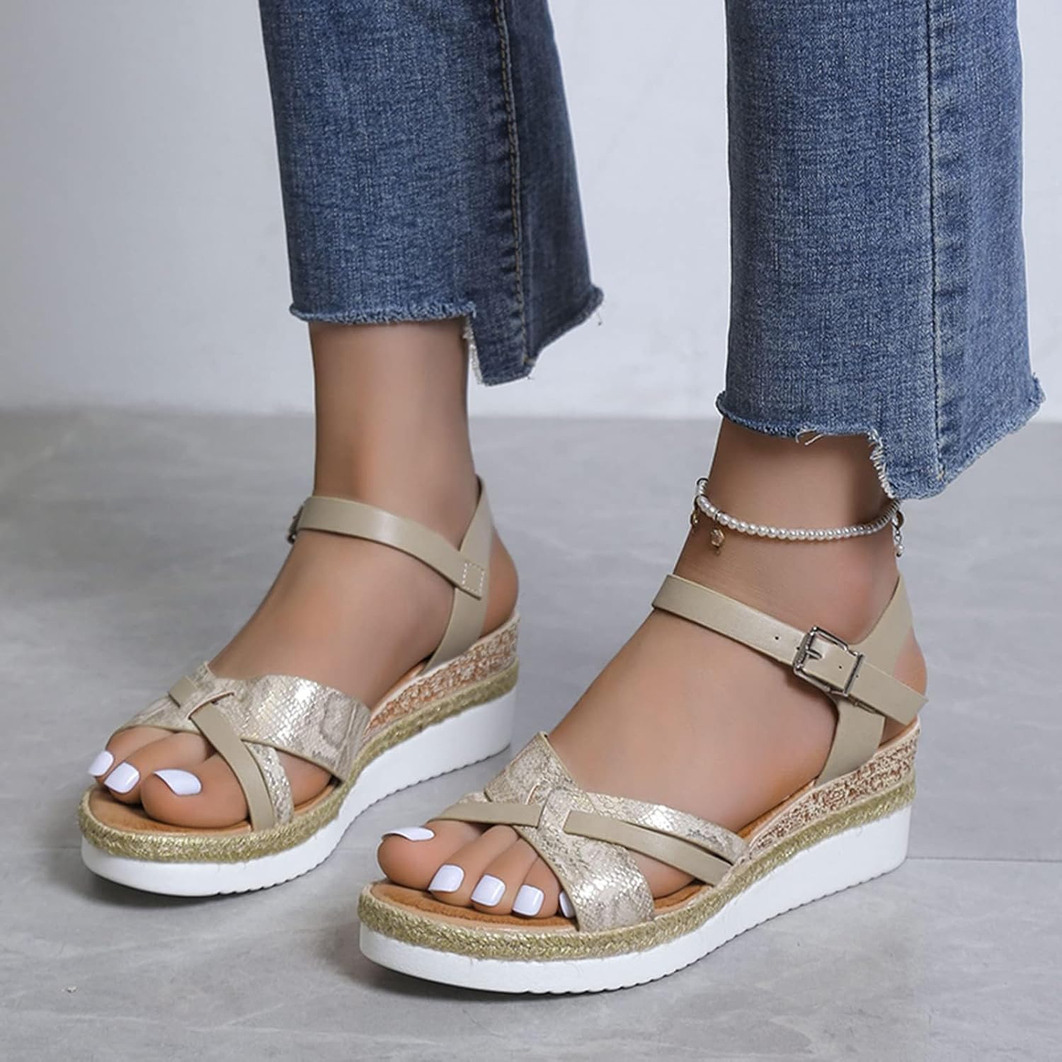 Ортопедические сандалии для женщин летние на платформе сандалии на танкетке с открытым носком, с перекрестными ремешками эспадрильи, сандалии на щиколотке, на пуговице, пляжные бохо, удобная обувь для улицы Generic, бежевый — фото 2