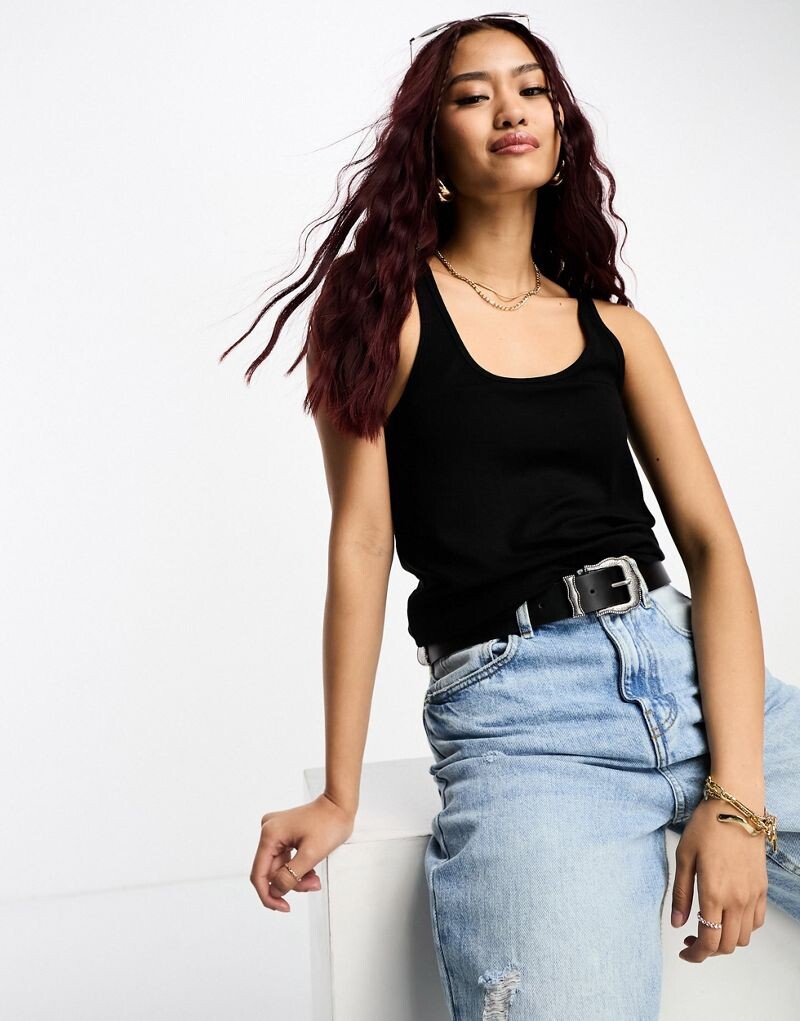 

Черная удлиненная майка в рубчик Miss Selfridge