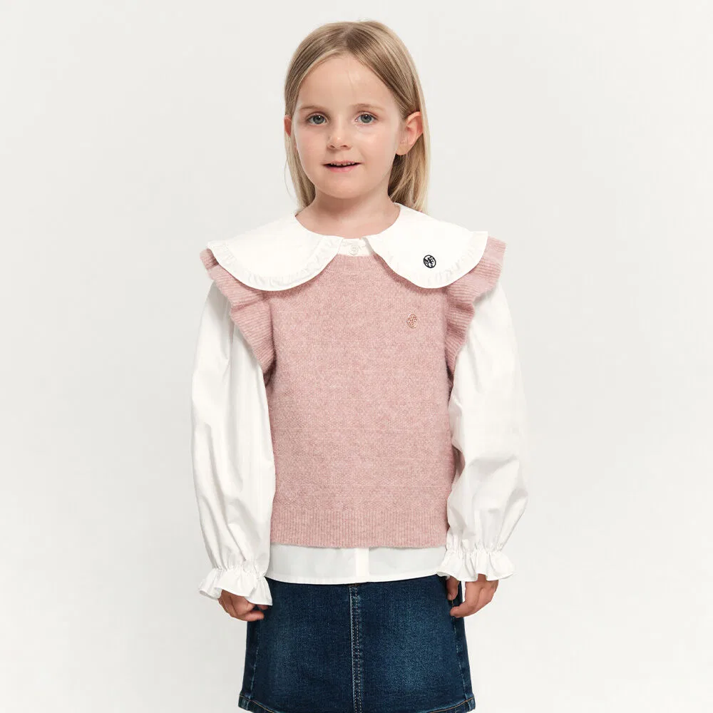 Детский вязаный жилет с рюшами серо-розовый от Marithé Kids