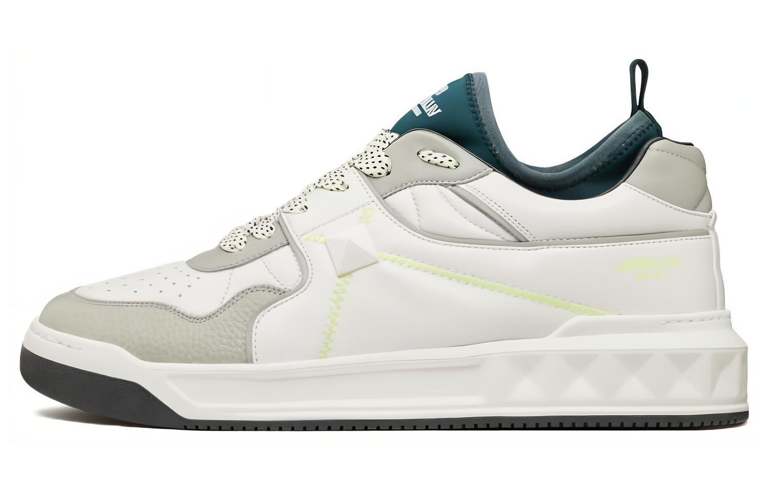 

Кроссовки средней высоты с заклепками Garavani One Valentino, Original Shoe Box Included